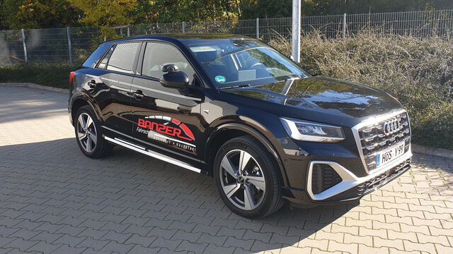 Fahrschulauto Audi Q2